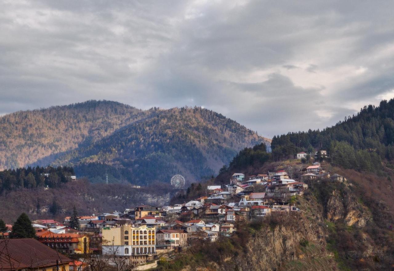 10 Keys Boutique Hotel Borjomi Exterior foto